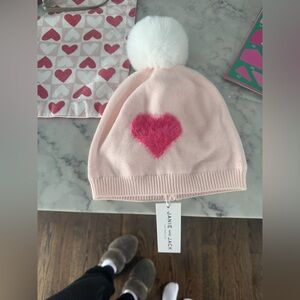 NWT POM POM HEART HAT